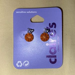 Claire’s I ♥️ Basketball Earrings